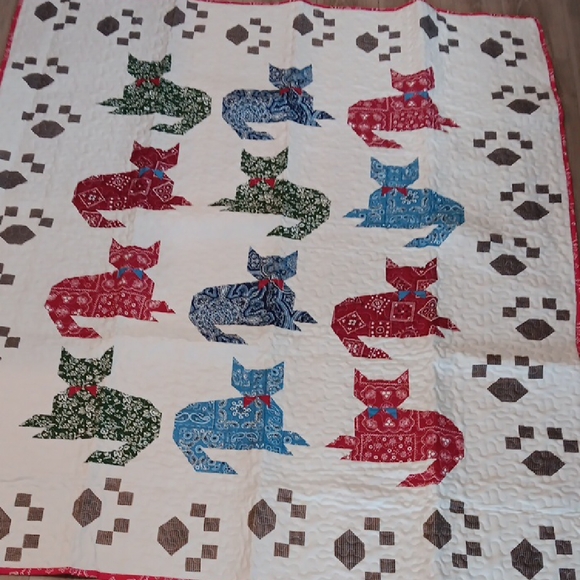 Colorful Cat Pattern Quilt - Picture 1 of 2